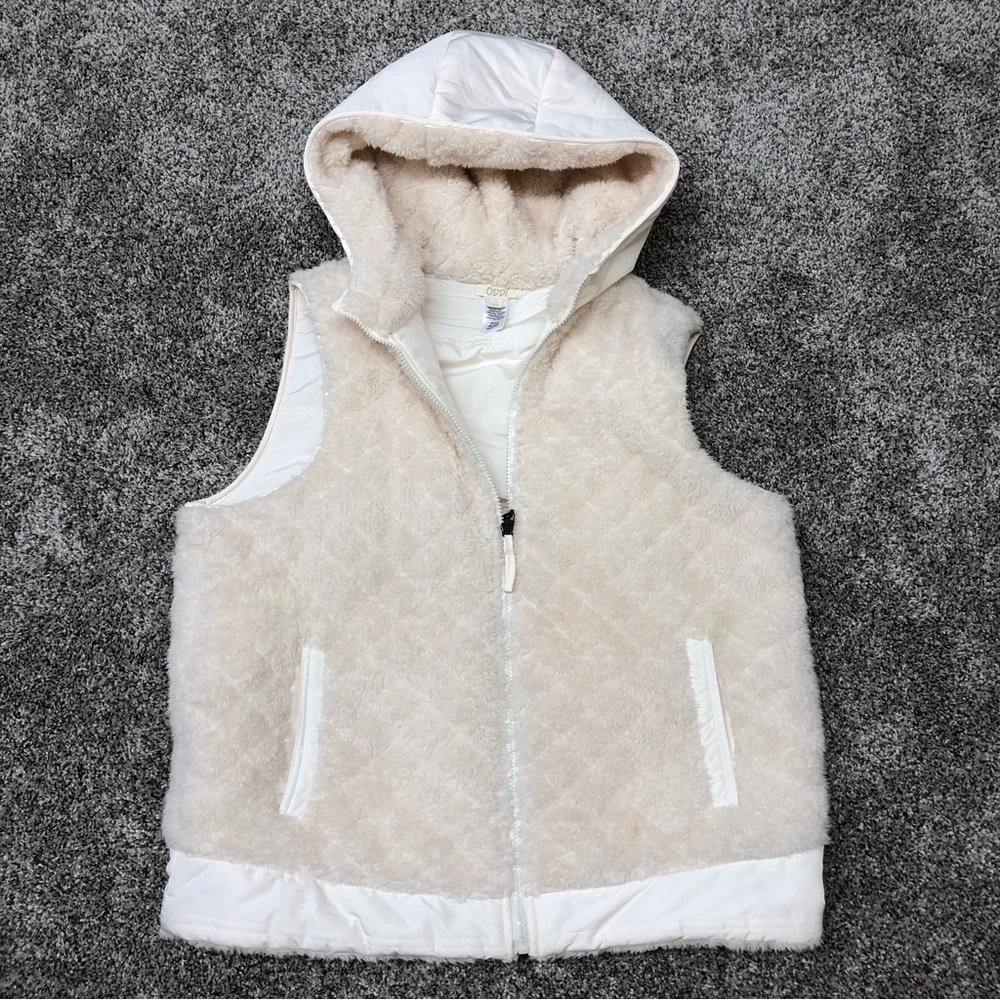 Soft Reversible Vest - Picture 2 of 16